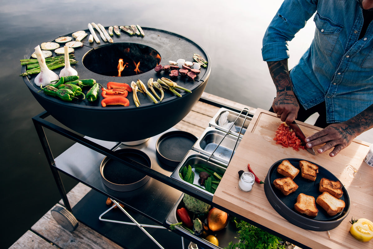 Fire Kitchen BBQ con Höfats Bowl 70 Cocina de exterior