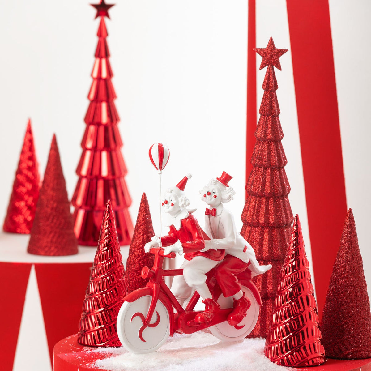 Árbol + Estrella de Plástico Rojo Navideño Set de 2 J-Line