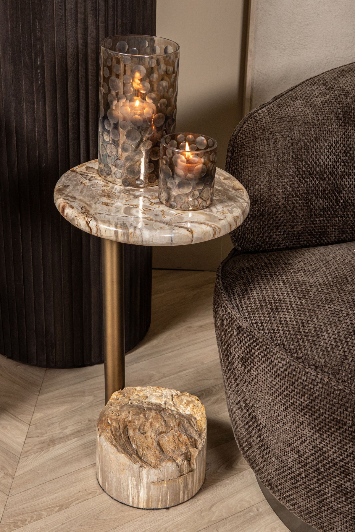 Mesa auxiliar Ataja Natural Madera petrificada natural Pata de latón PTMD