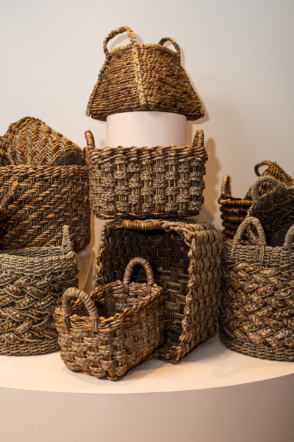 Cesta natural de hierba marina Randye Taps PTMD