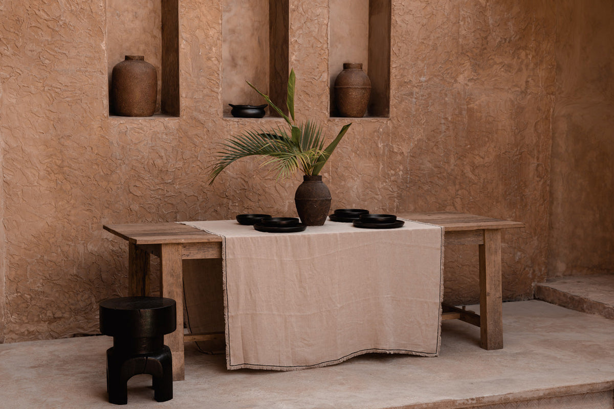 El mantel Tuscany Natural Negro 150x300 Bazar Bizar