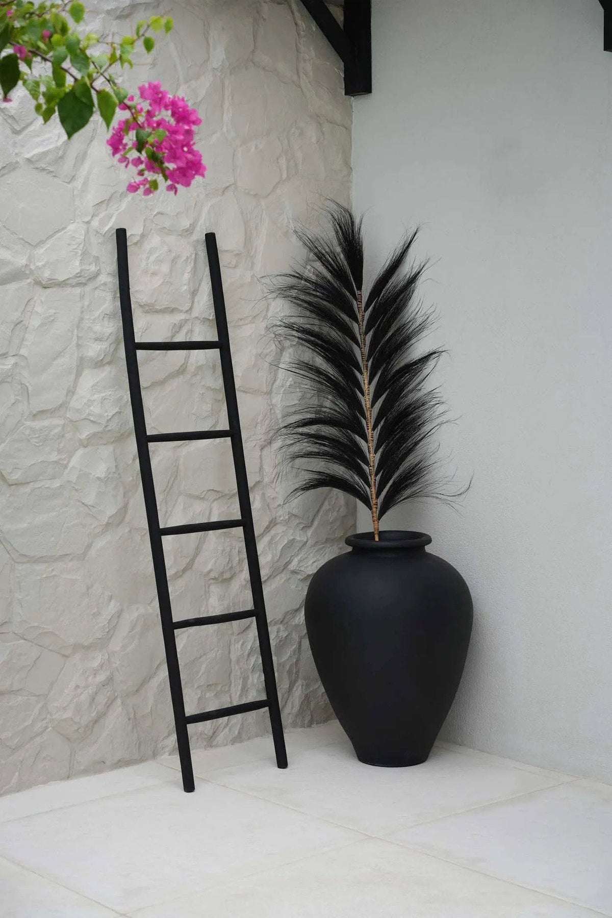 La escalera Tulum negra de 165 cm Bazar Bizar