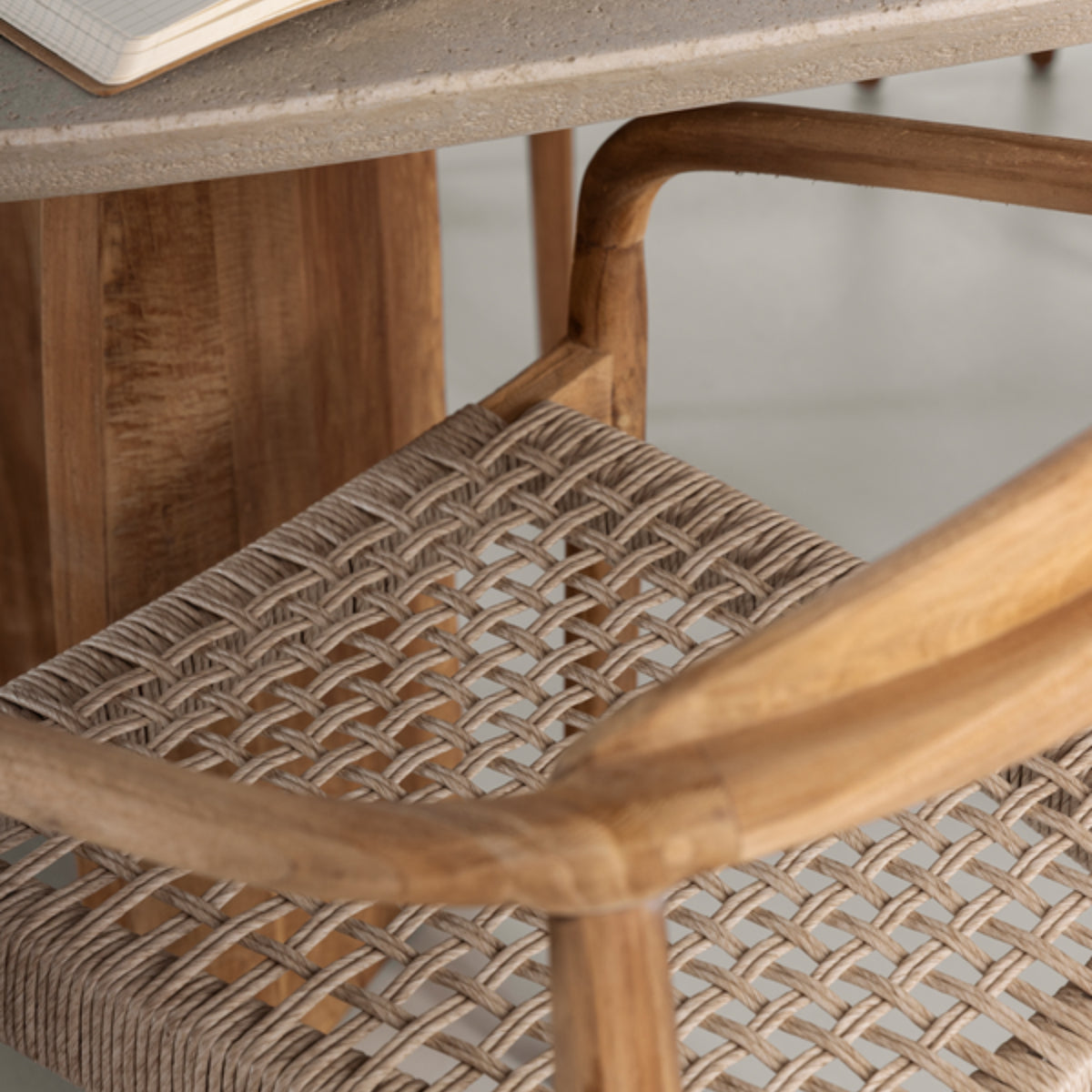 MUST Living Silla de comedor de exterior Santiago de madera de teca