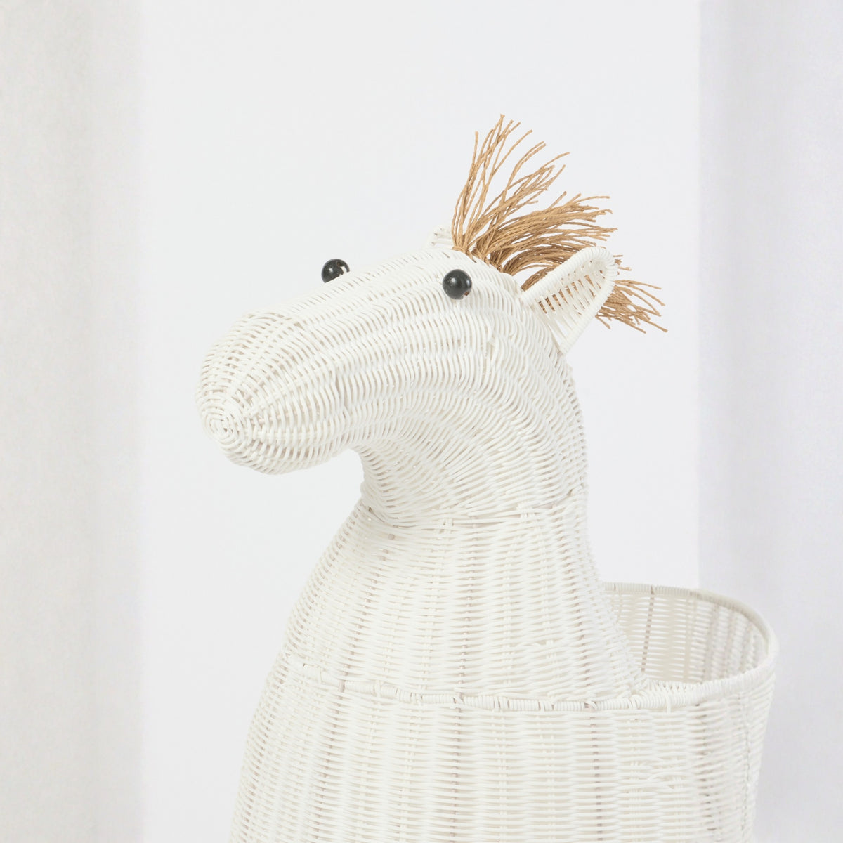 Cesta Caballo Plástico Blanco J-Line