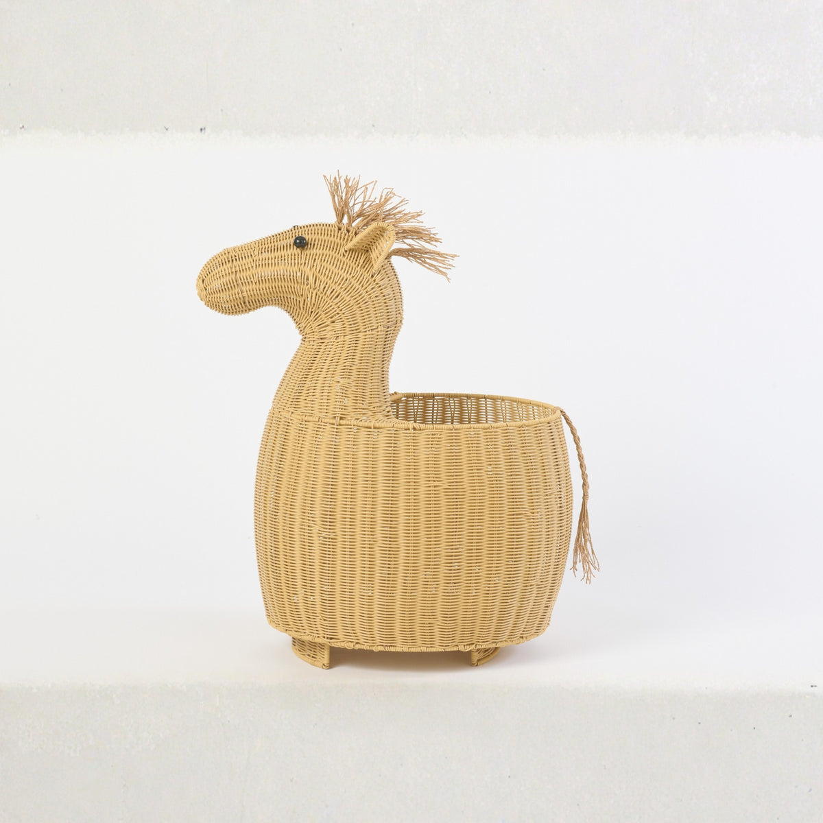 Cesta Caballo Plástico Natural J-Line