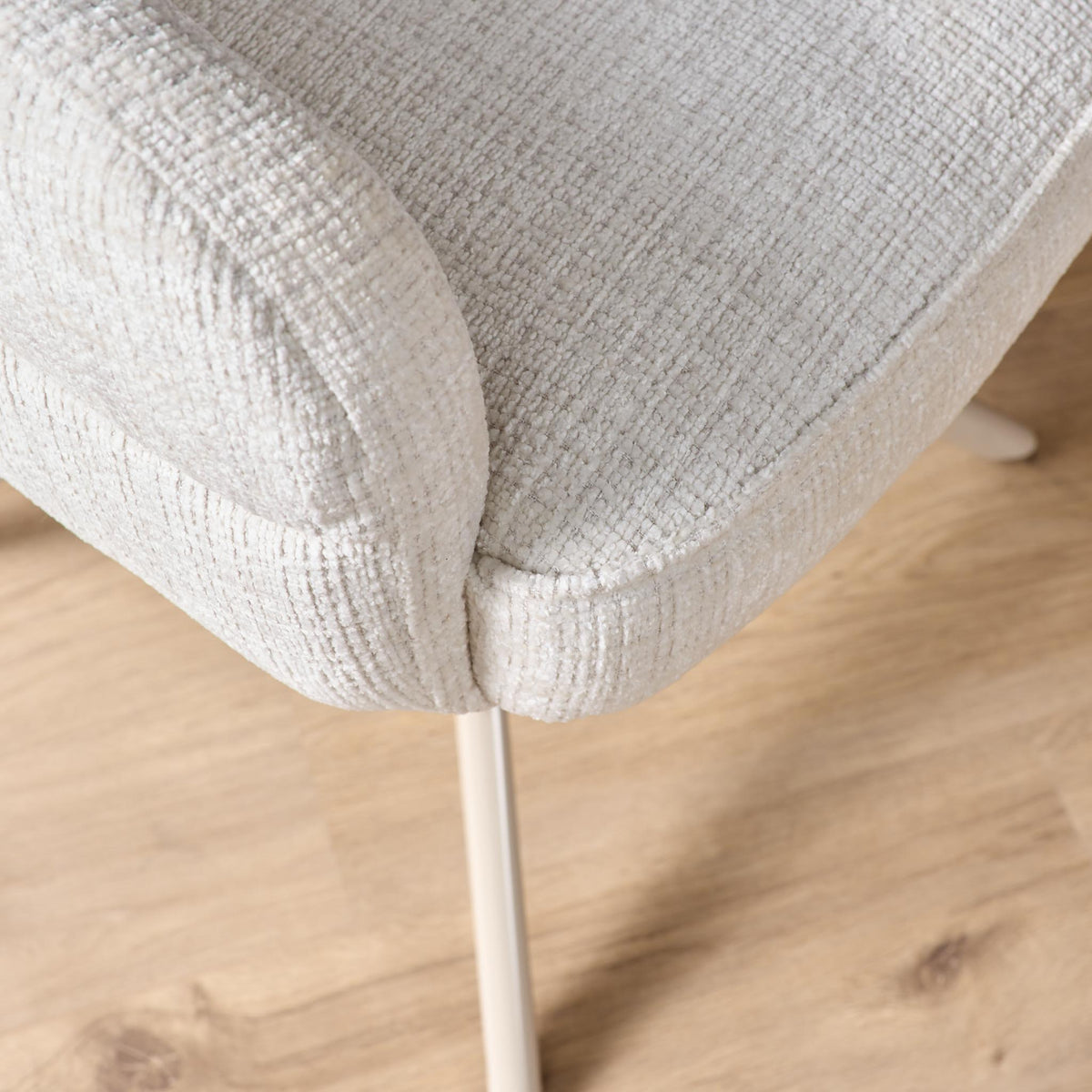 Silla de comedor Bella de tela color blanco roto con reposabrazos Starfurn
