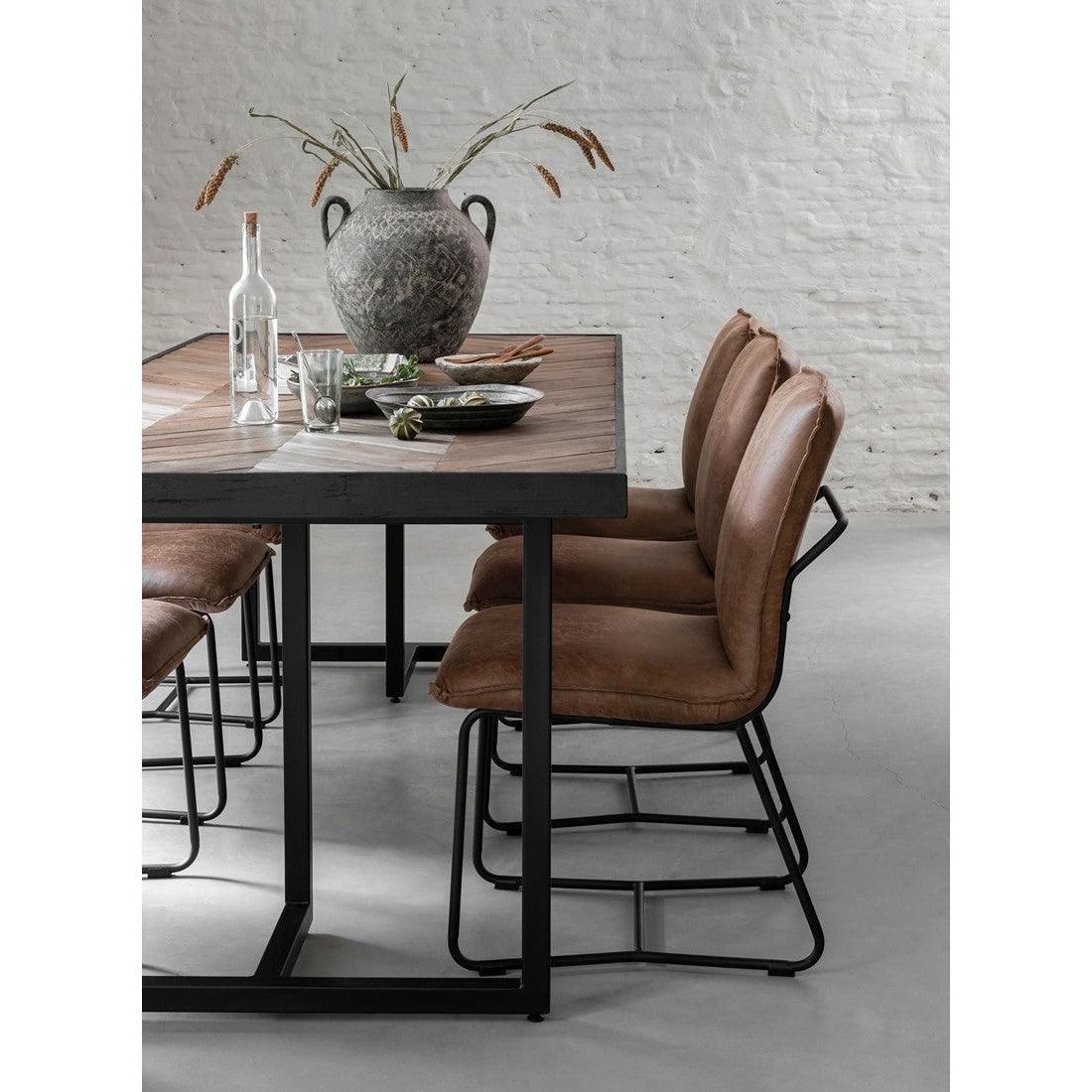 Eetkamertafel Criss Cross van DTP Home, hoek van het blad met zichtbare houtdelen