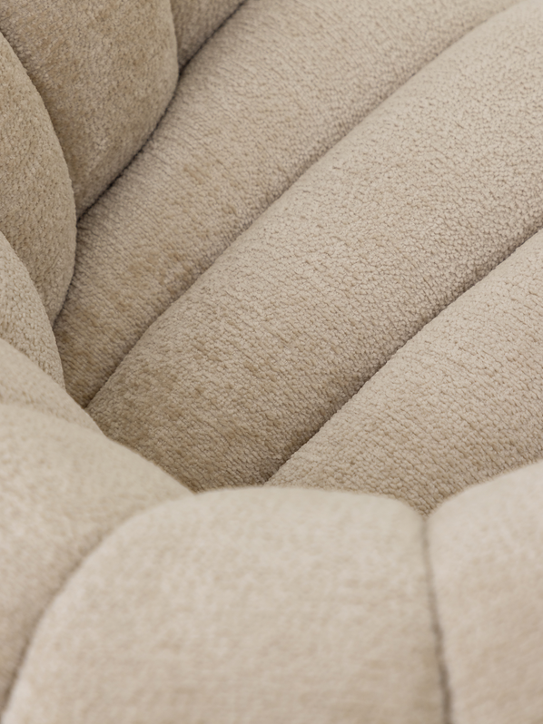Sillón giratorio Mello de tela color crema MUST Living