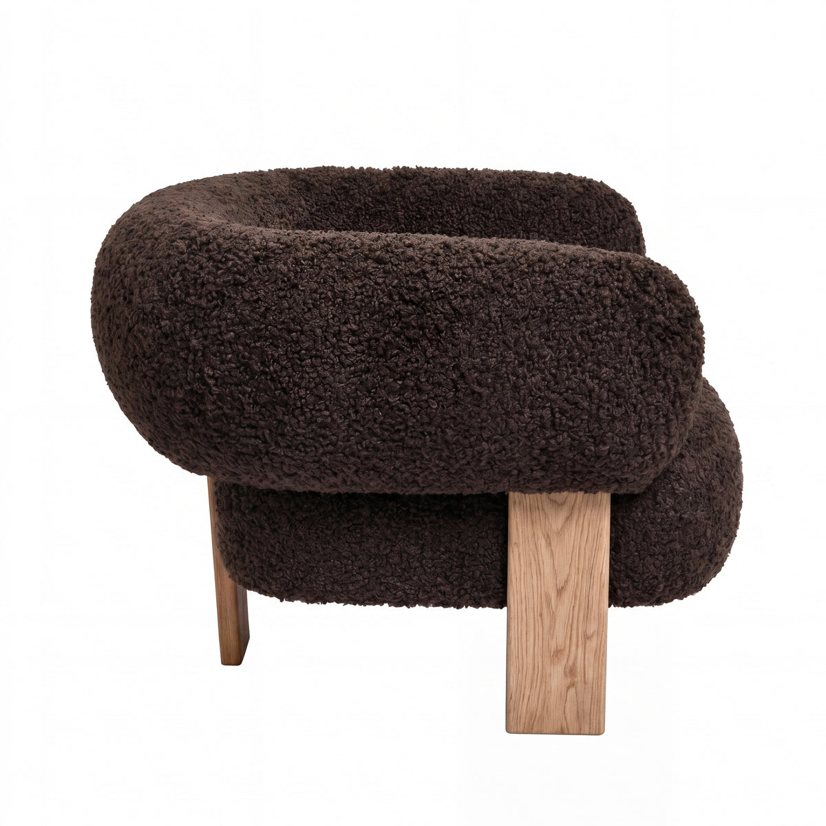 Nomy Fauteuil Teddy Bruin Rubberhout van PTMD, lage fauteuil met gestoffeerde armleuningen