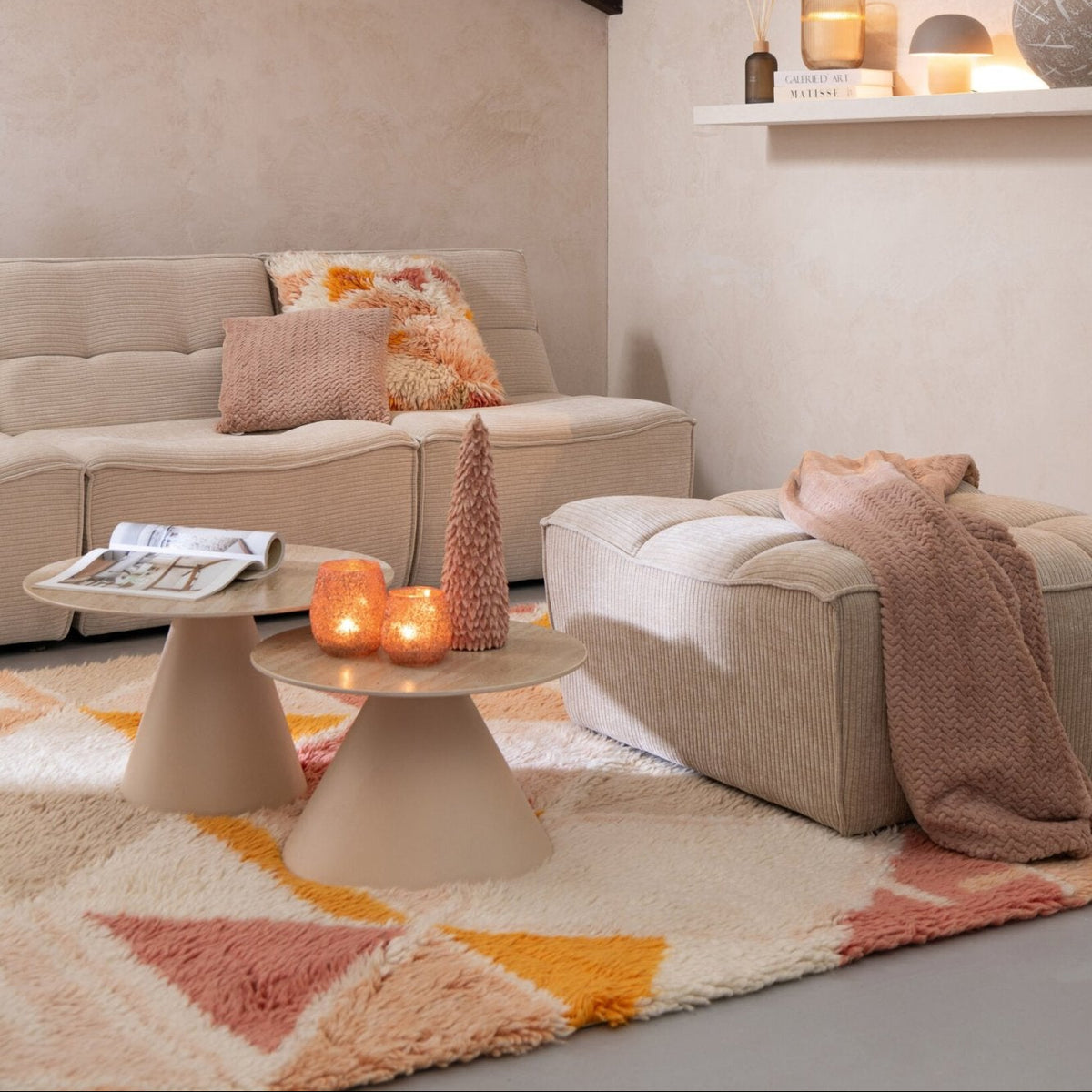 Juego de 2 mesas auxiliares cono de hierro crudo/beige J-Line