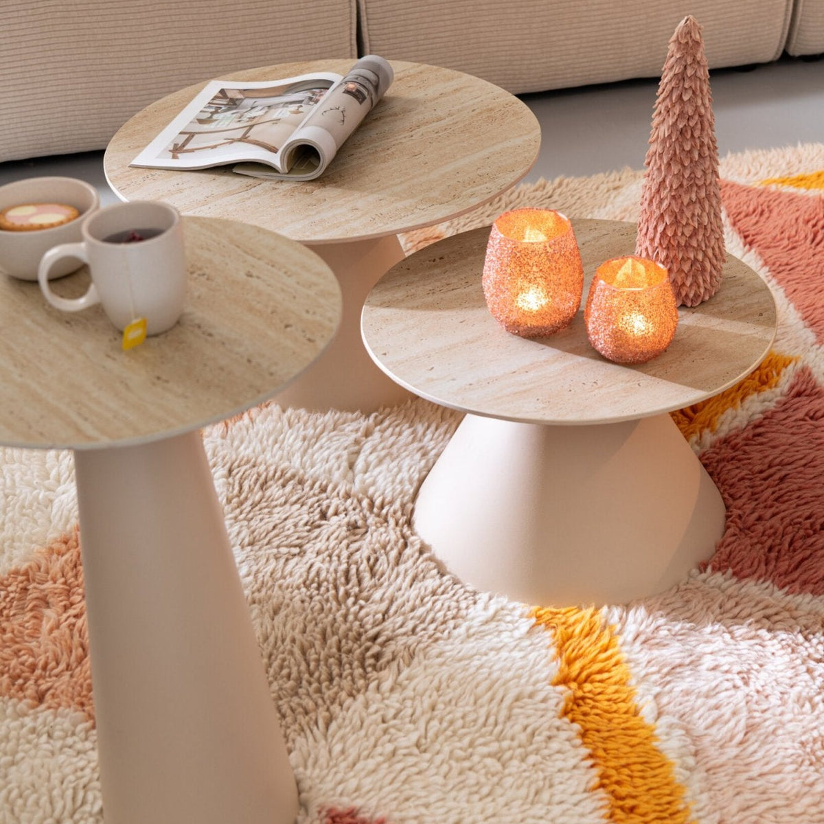 Juego de 2 mesas auxiliares cono de hierro crudo/beige J-Line