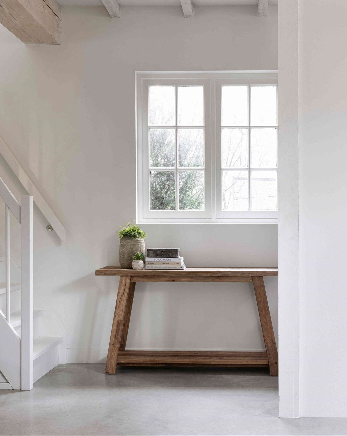 Close-up van de afwerking en de randen van Sidetable Valley van MUST Living