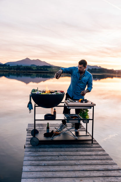 Fire Kitchen BBQ con Höfats Bowl 70 Cocina de exterior