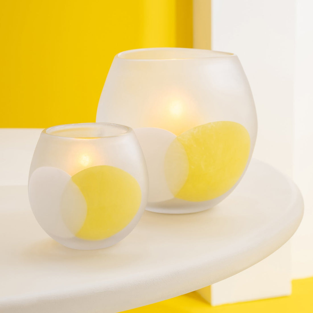 Farol globo blanco/amarillo grande J-Line