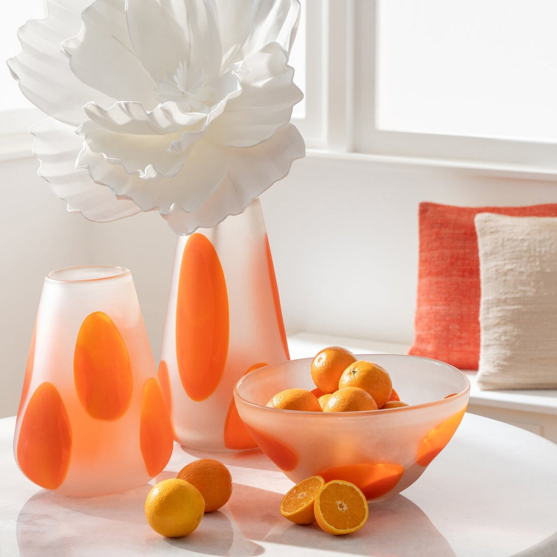 Plato decorativo de vidrio con lunares naranja oscuro/transparente J-Line
