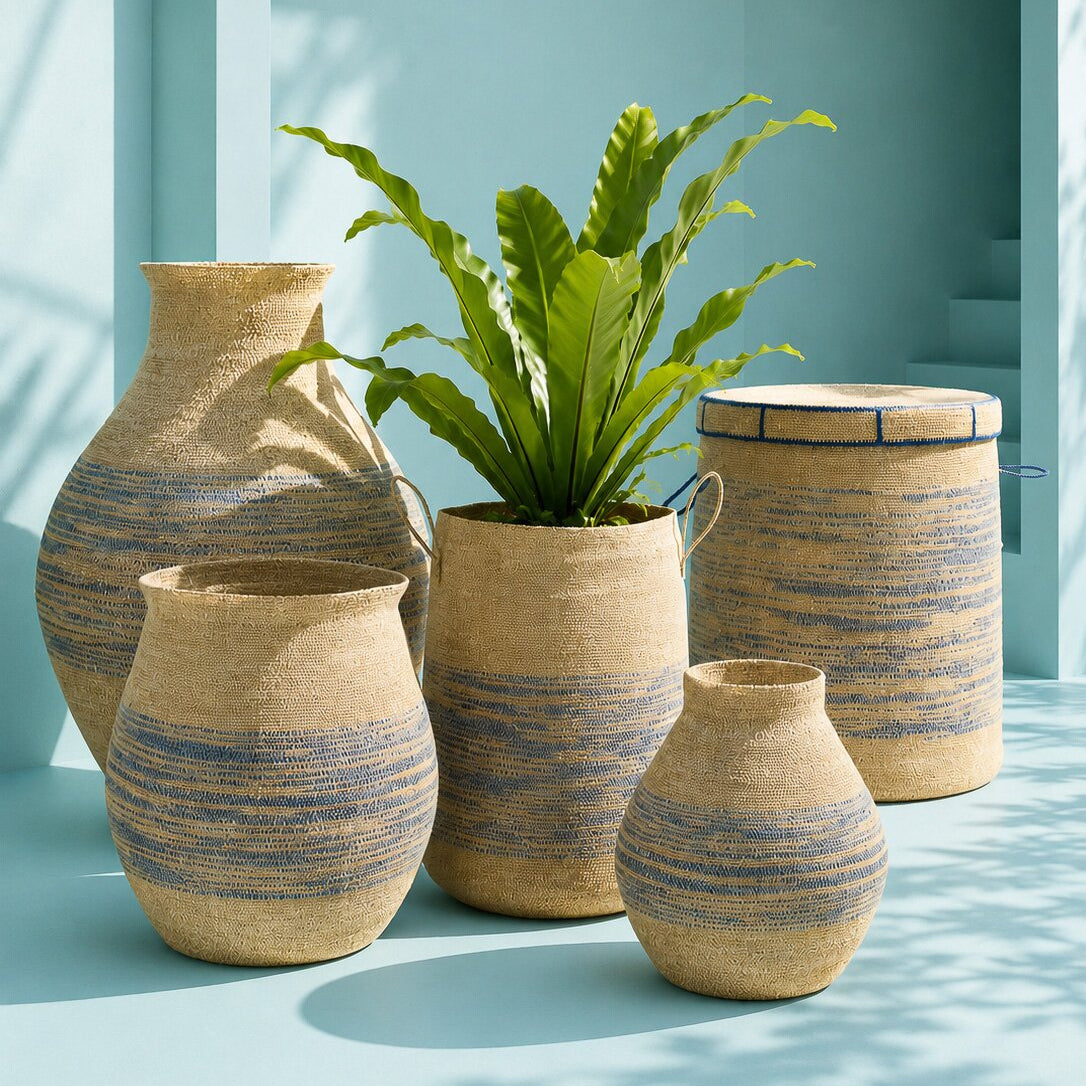 Cesta de hierba marina a rayas natural/azul pequeña J-Line