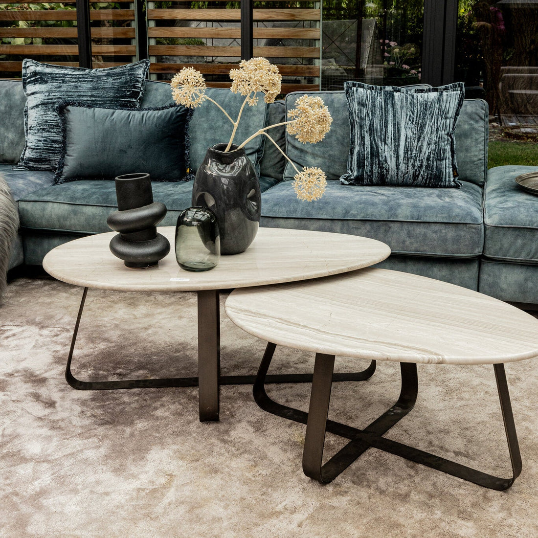 Mesa de centro Muka alta base gris oscuro mármol blanco PTMD
