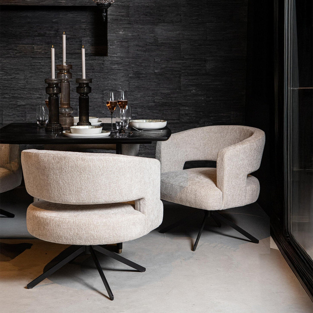 Silla de comedor Baldr Cream Legacy 15, patas negro paloma PTMD