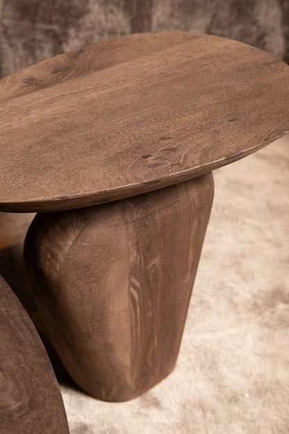 Mesa auxiliar Harshad de madera de mango marrón, forma orgánica, PTMD