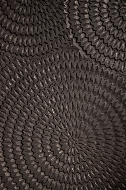 Levya Panel de pared rectangular de madera negra con patrón circular PTMD