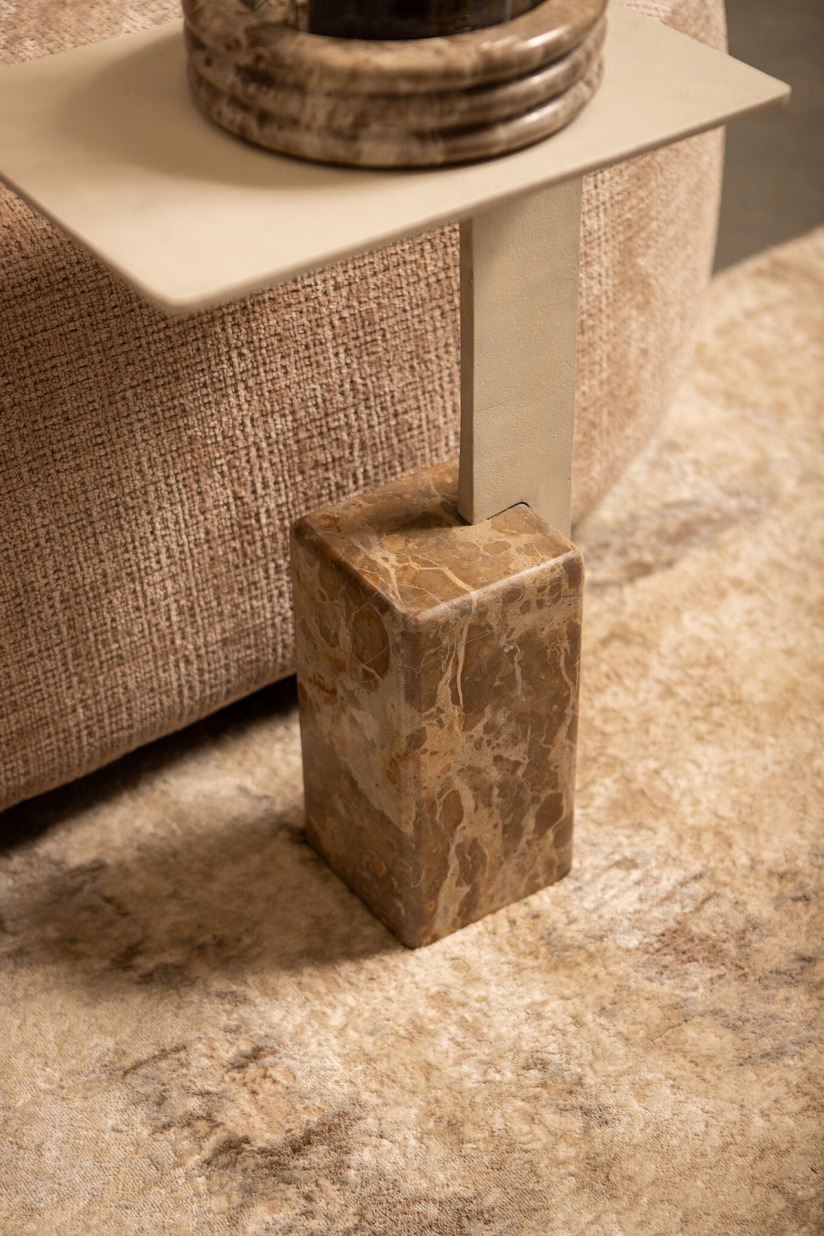 Mesa auxiliar Ebe Beige Mármol Rectangular PTMD
