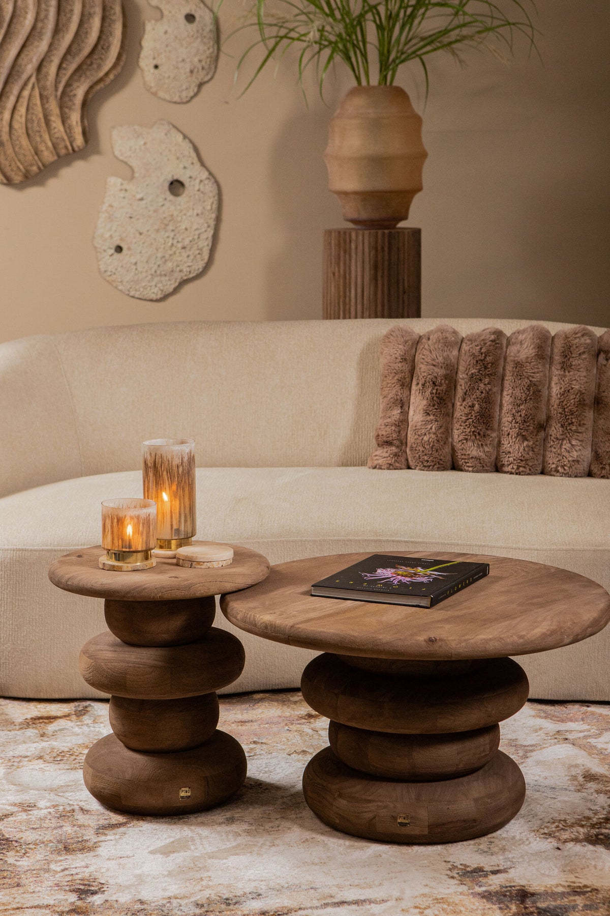 Mesa de centro Keven en madera de mango natural, acanalada y redonda, PTMD