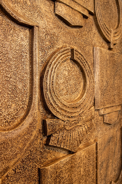 Panel de pared antiguo Saku de MDF beige con símbolos antiguos PTMD