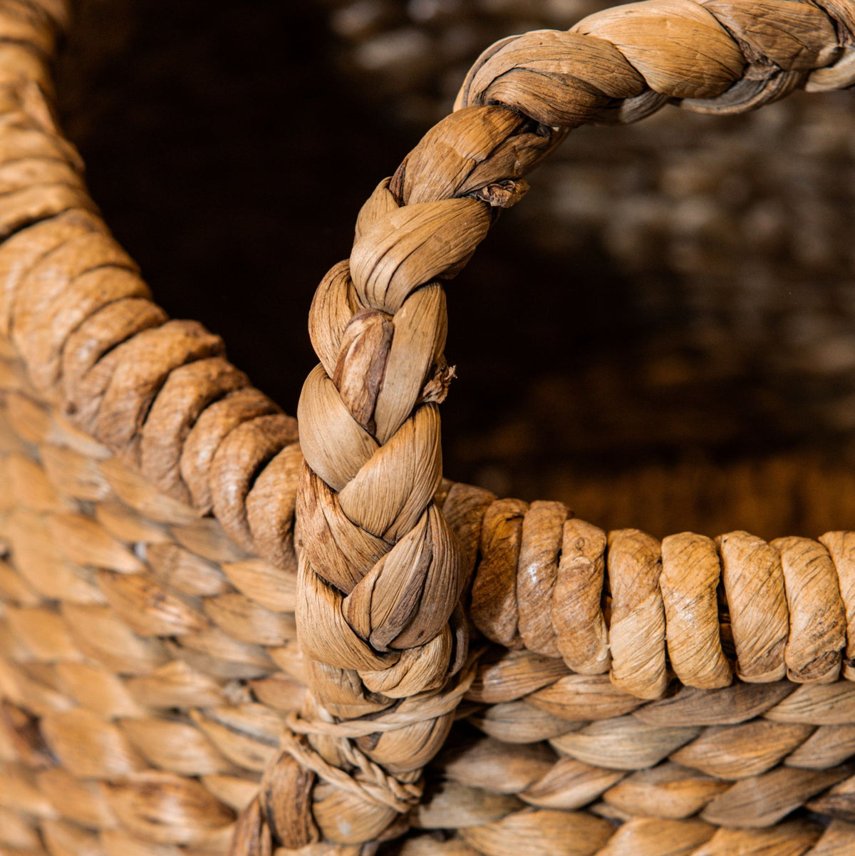 Cesta natural de hierba marina Randye Taps PTMD