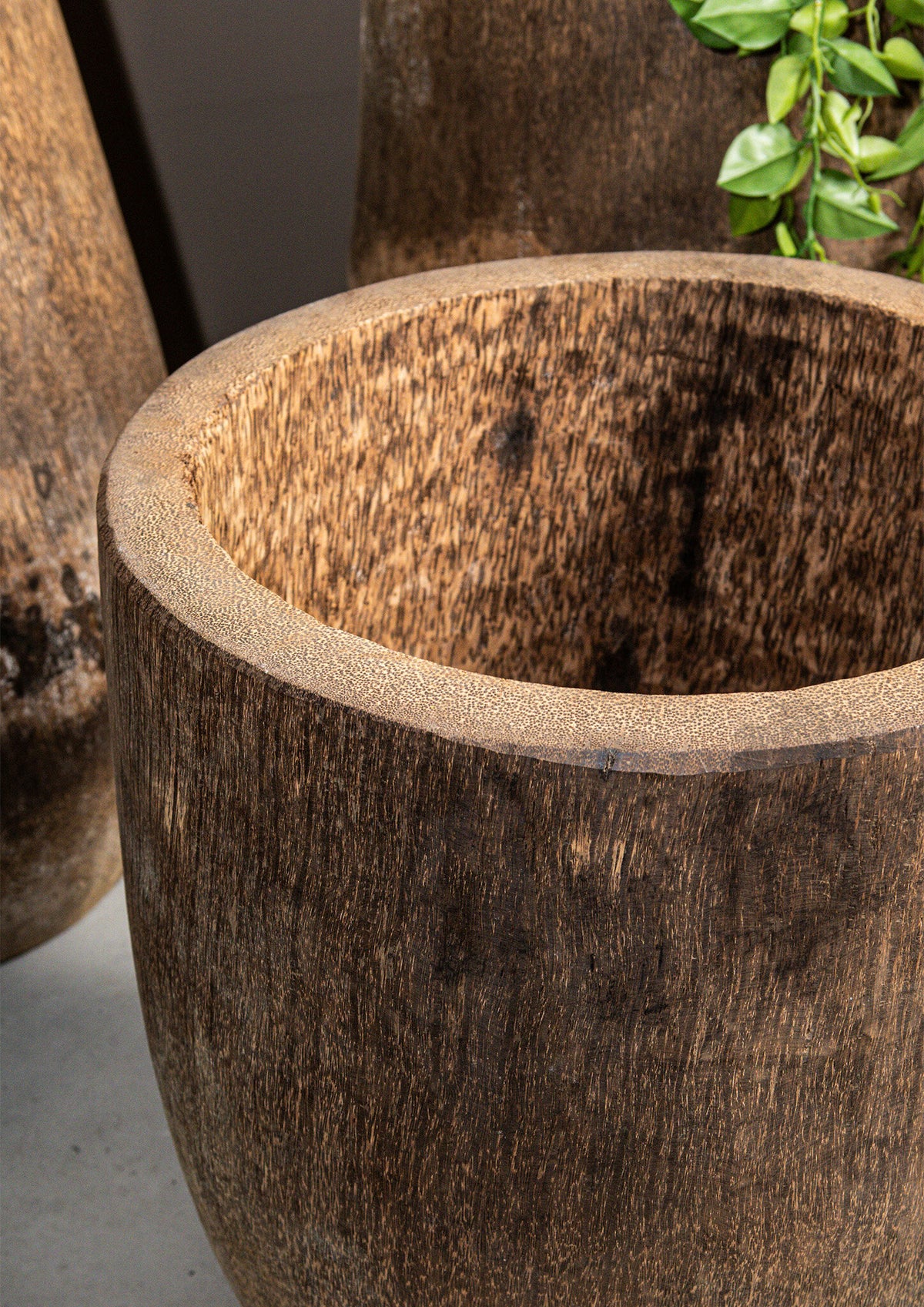 Maceta de madera de palisandro Jamez de lujo extra pequeña Ø50x60 cm PTMD