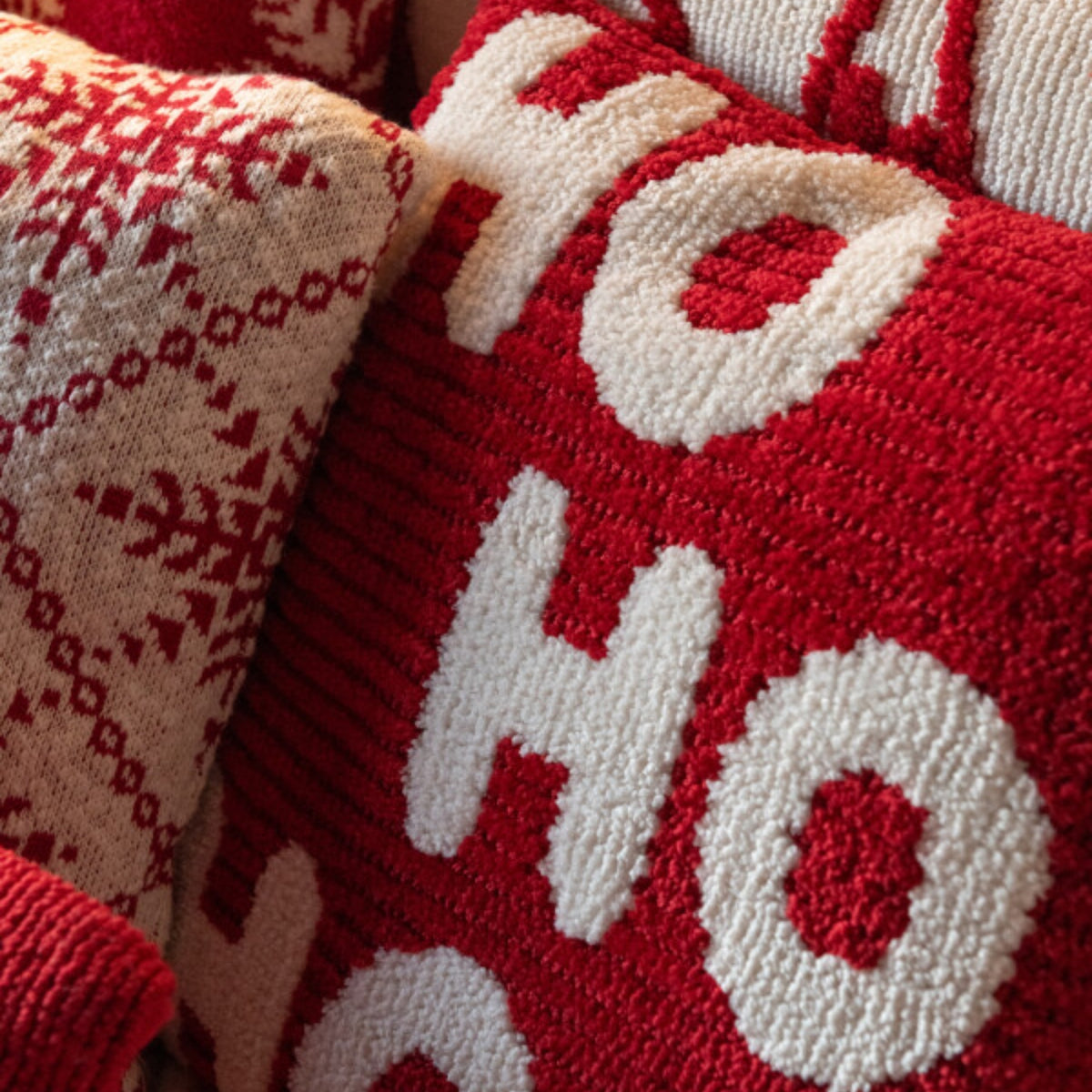 Set de Navidad Manta y Cojines Navideños HoHoHo Rojo/Blanco J-Line