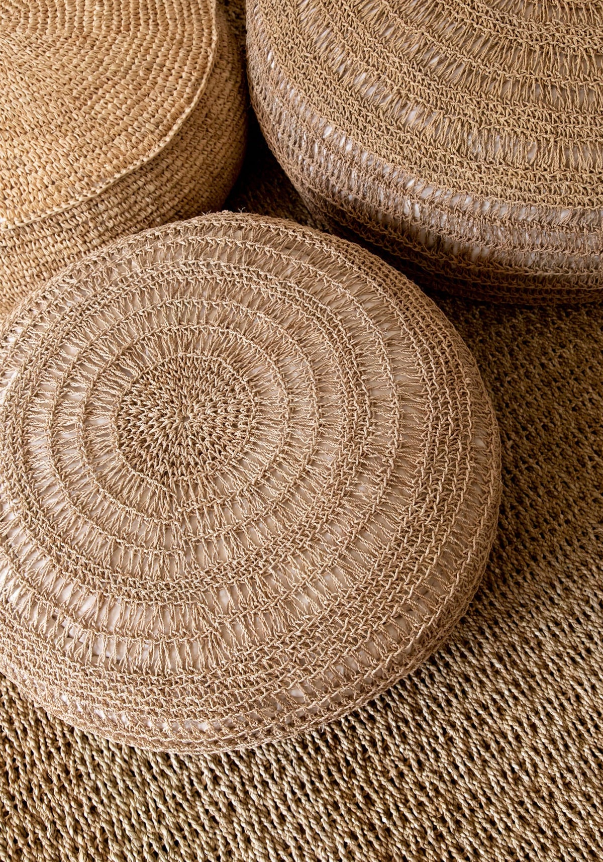 Puf Raffia Flores - Naturel Bazar Bizar
