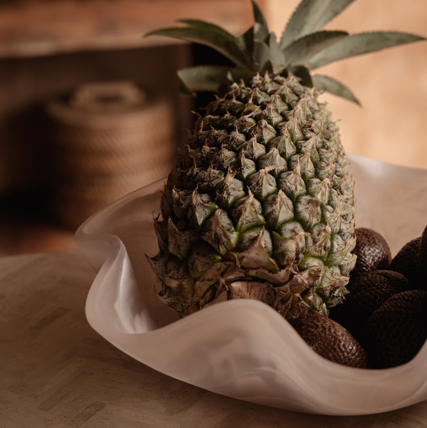 El frutero orgánico de resina rosa y blanco Bazar Bizar