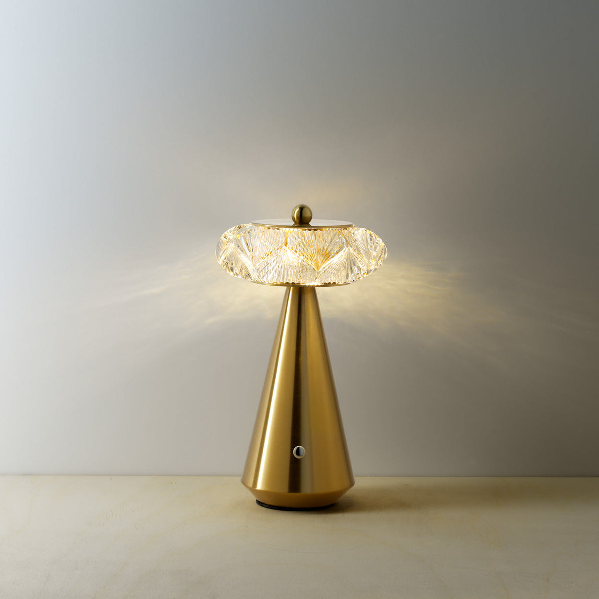 La lámpara de mesa LED Diamond Diva