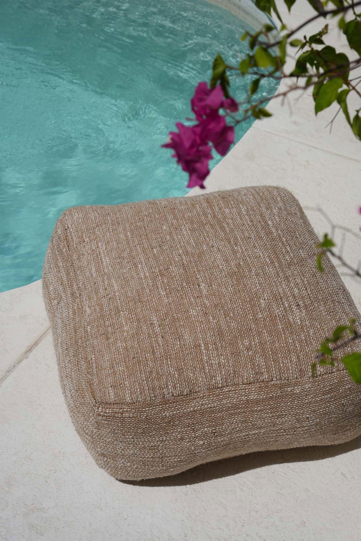 El puf Comfy Beige Bazar Bizar