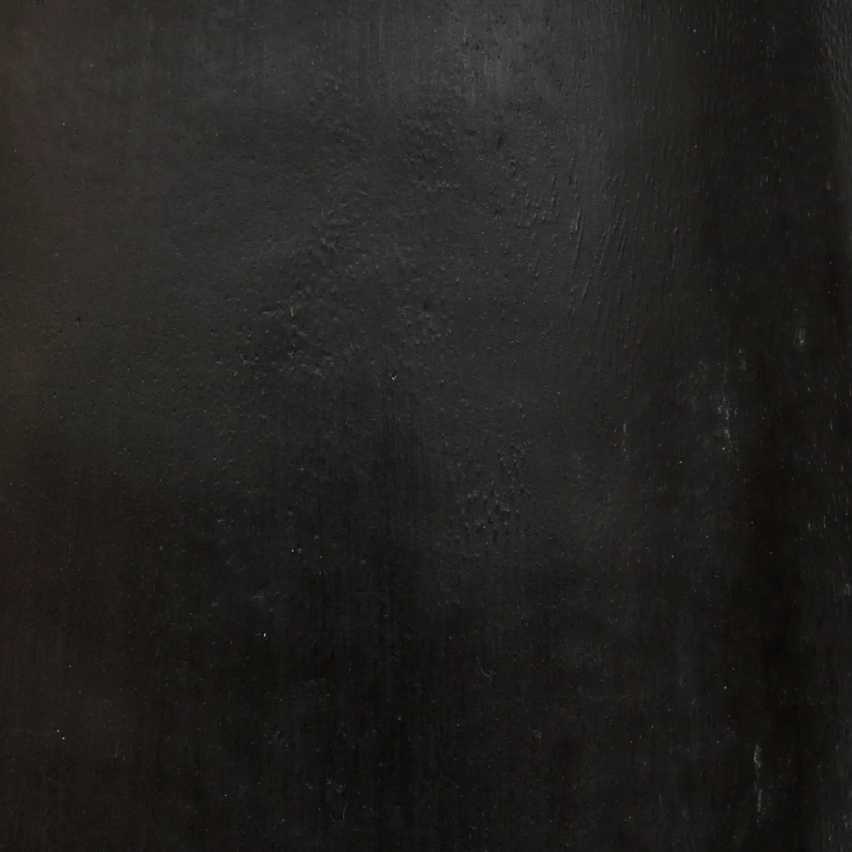 La mesa auxiliar Timber Conic negra 50 Bazar Bizar