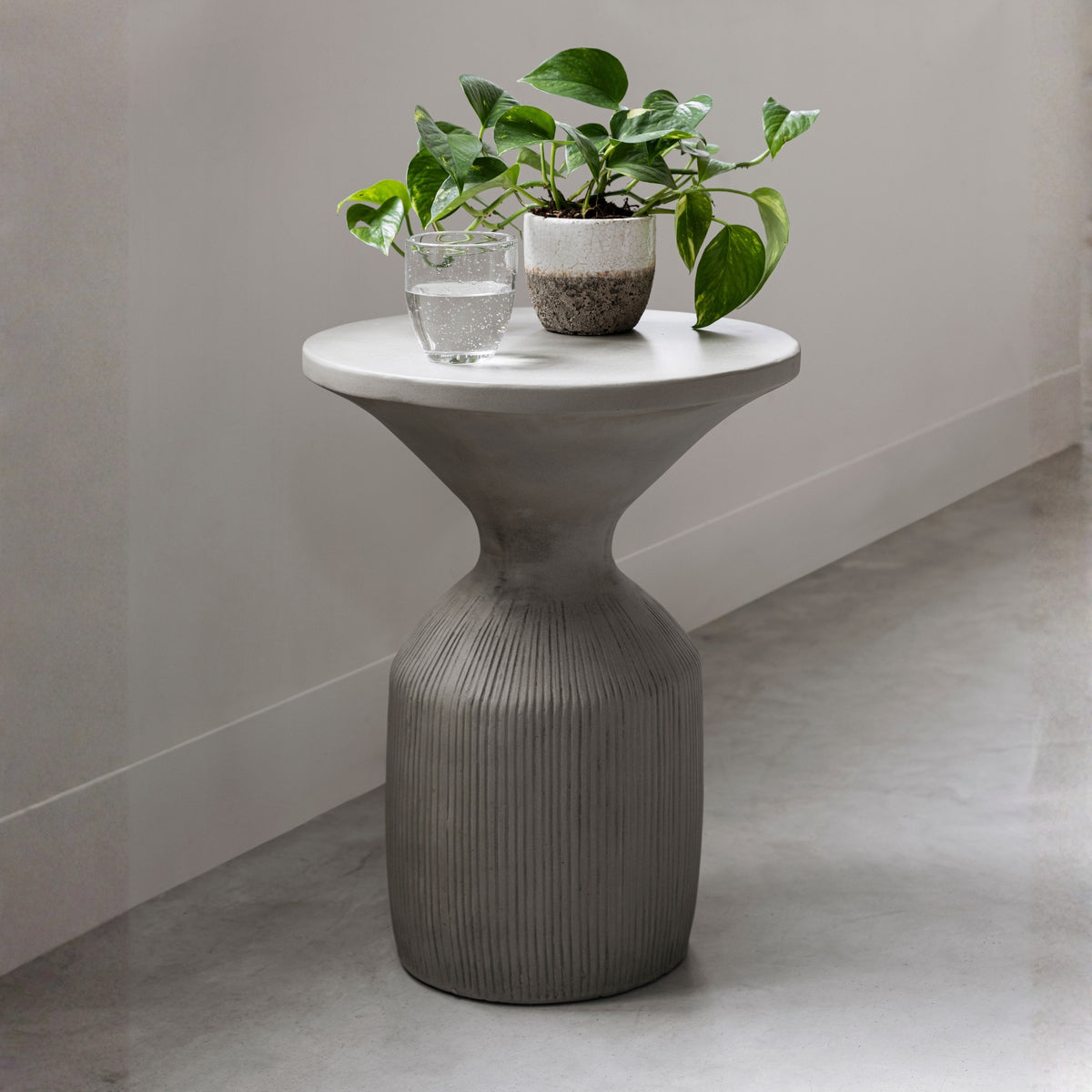 MUST Living Mesa auxiliar Flora Olive