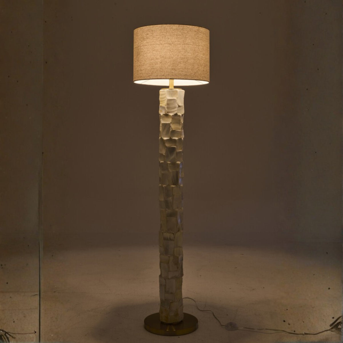 Lámpara de pie Efecto Perla Concha Blanco Roto/Beige Claro J-Line