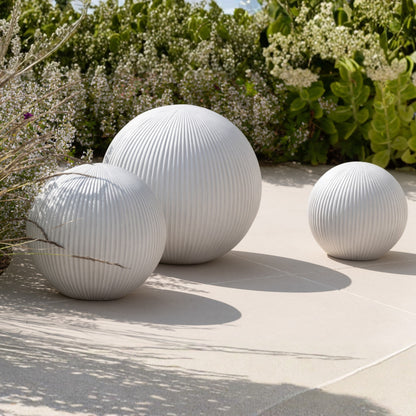 Bola decorativa de arcilla blanca mediana 31,5x31,5x29,5cm