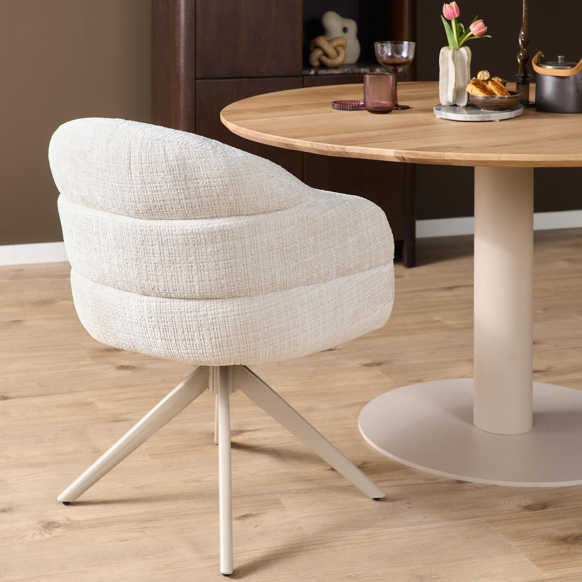 Silla de comedor Bella de tela color blanco roto con reposabrazos Starfurn