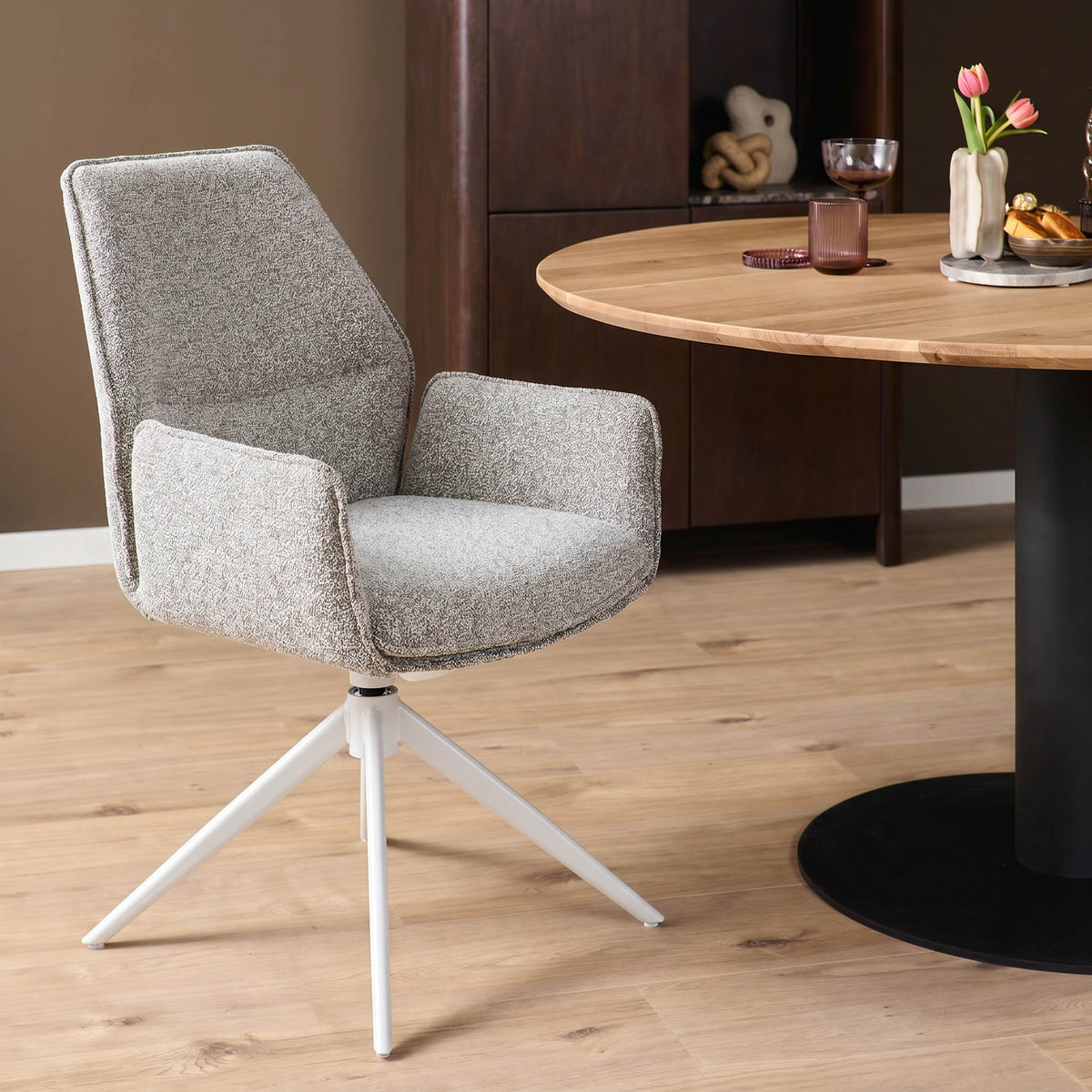 Silla de comedor Hera de tela beige con reposabrazos Starfurn