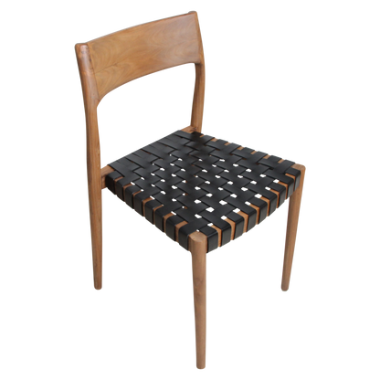 Silla de comedor de teca Freya sin reposabrazos, cuero negro, juego de 2, Raw Materials