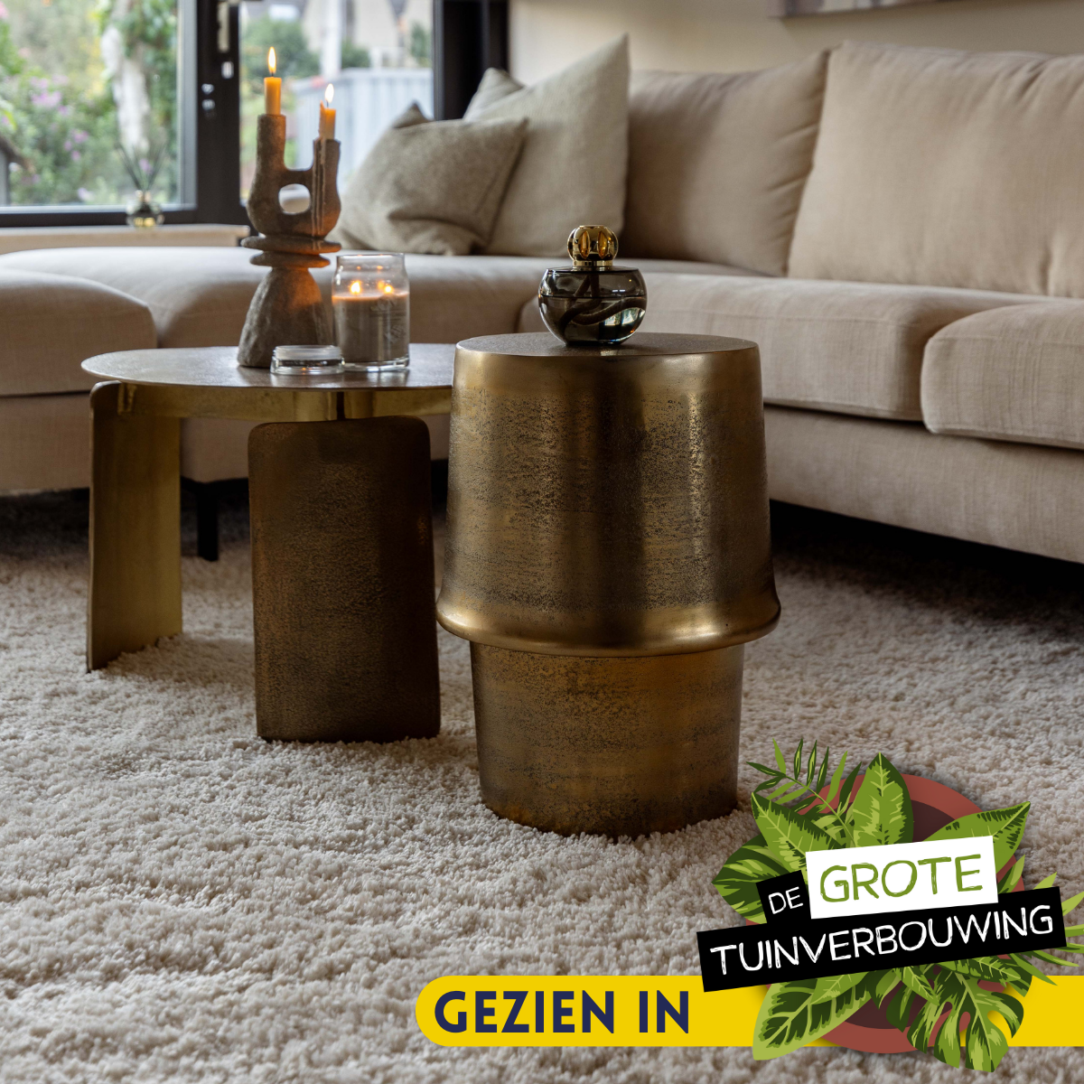 Bijzettafel Glamor van Starfurn van bovenaf, goudkleurig aluminium blad van 30 bij 30 cm