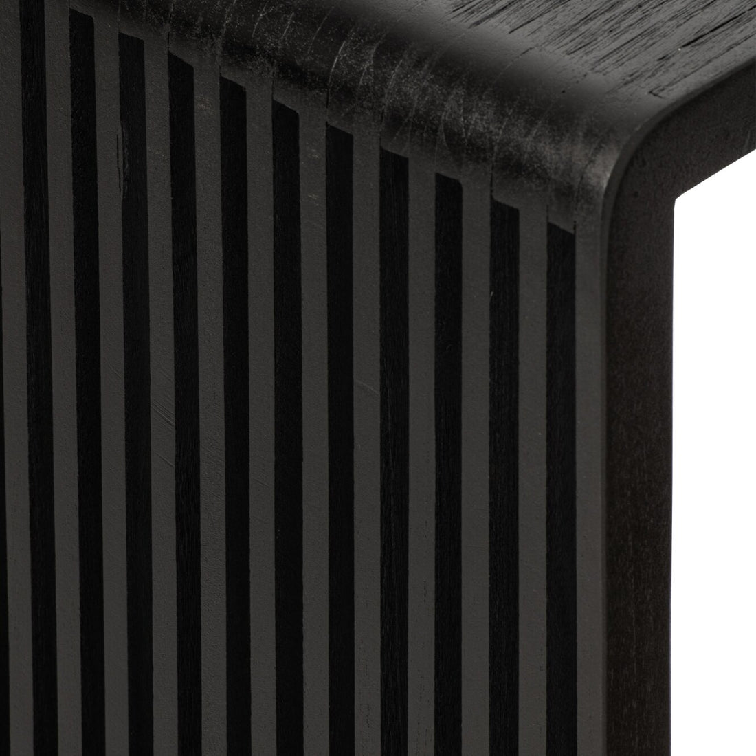 Mesa auxiliar de listones de madera reciclada negra J-Line