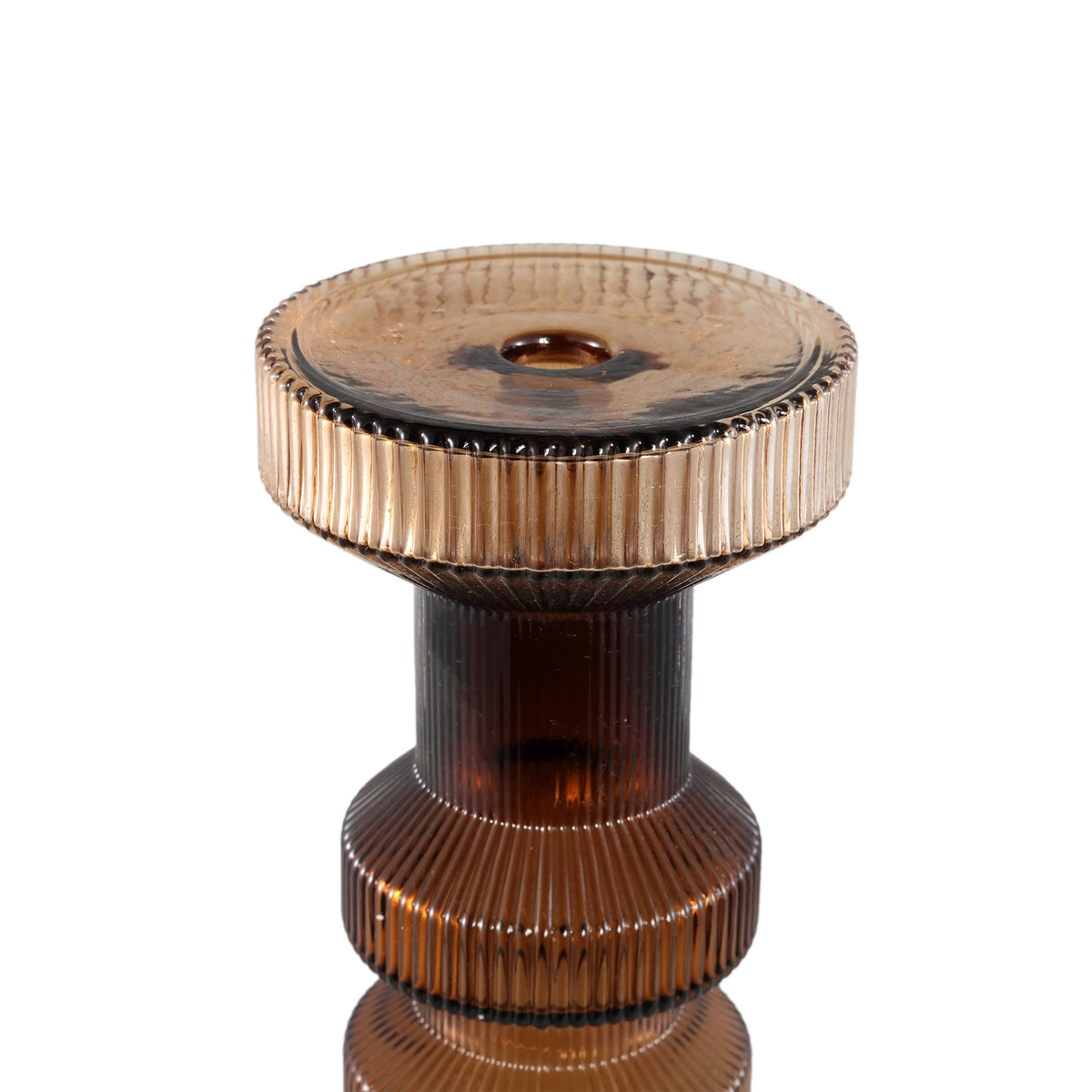Galinda Kandelaar Bruin van PTMD, close up van het bruine ribbelglas en de kaarshouder