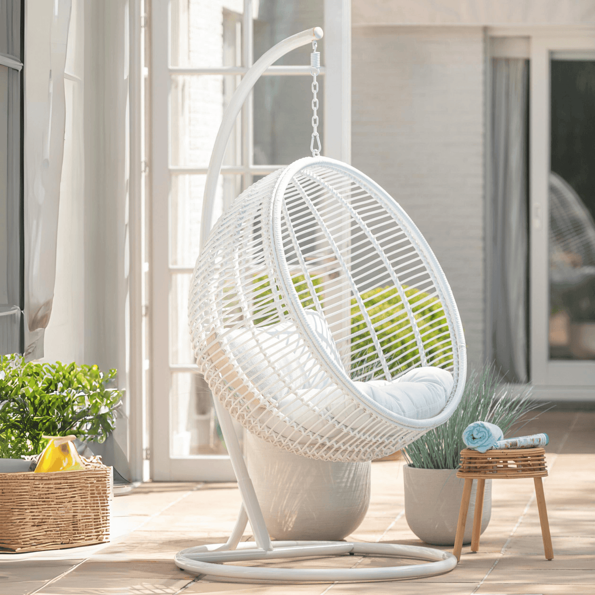 Hangstoel Rond Staal Wit - Hangstoel - J-Line - livinglovely.nl