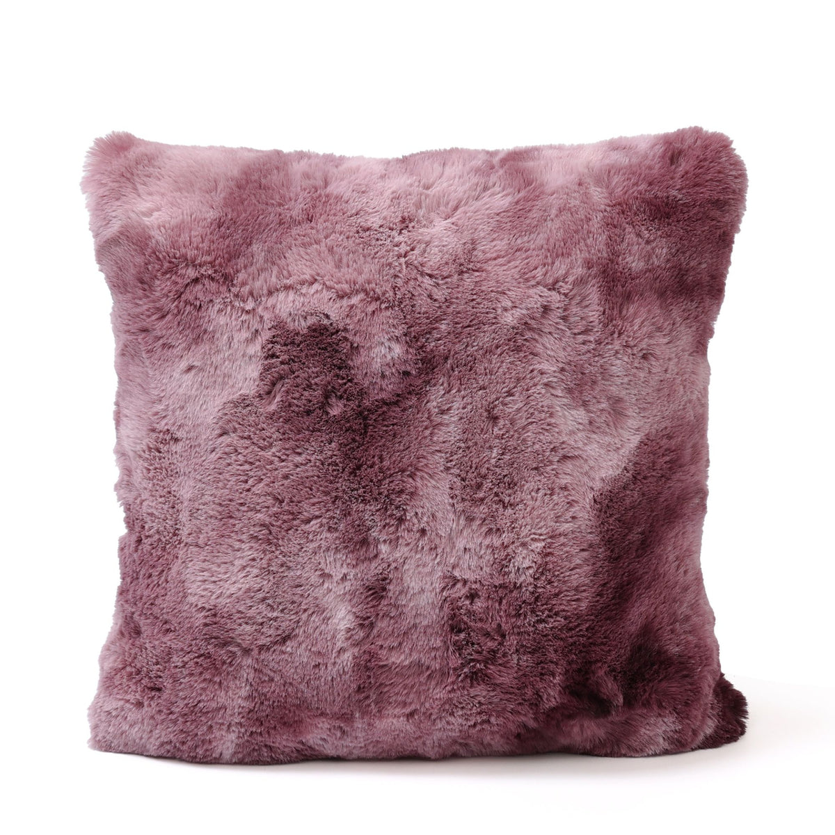 Linde Kussen Burgundy Fluweel 45x45cm van PTMD, vierkant burgundy faux fur sierkussen op witte achtergrond