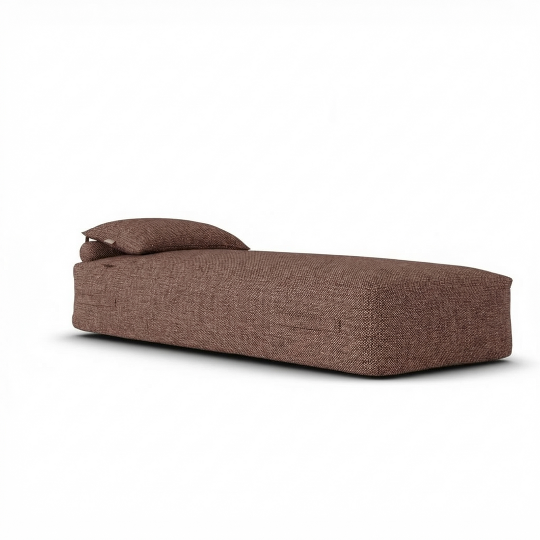 Original Daybed Burgundy van Laui Lounge, bordeauxrood outdoor ligbed van waterafstotende stof met losse zitzakvorm