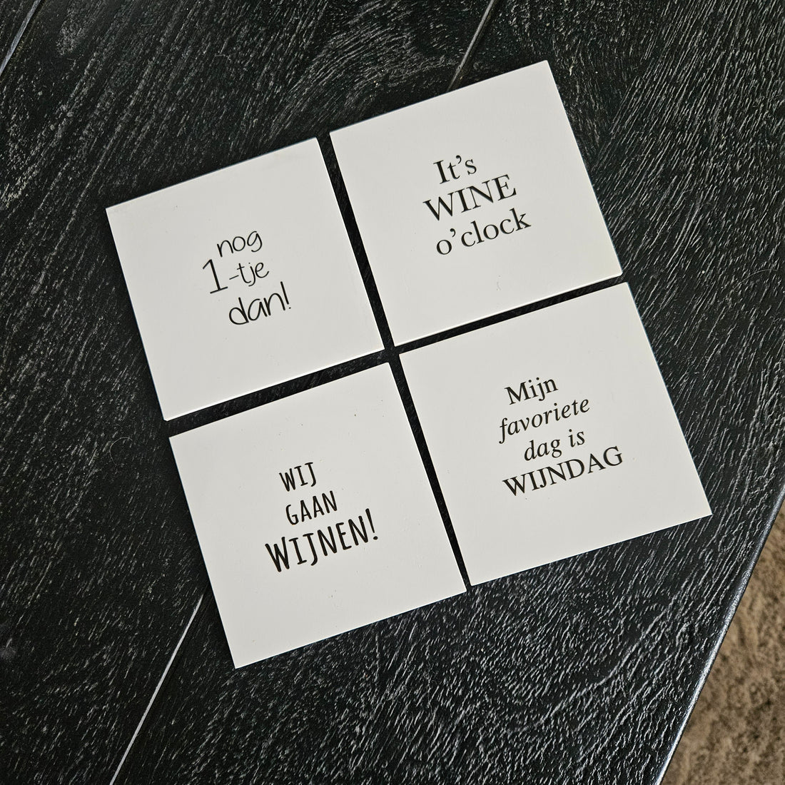 Juego de 4 posavasos cuadrados para vino