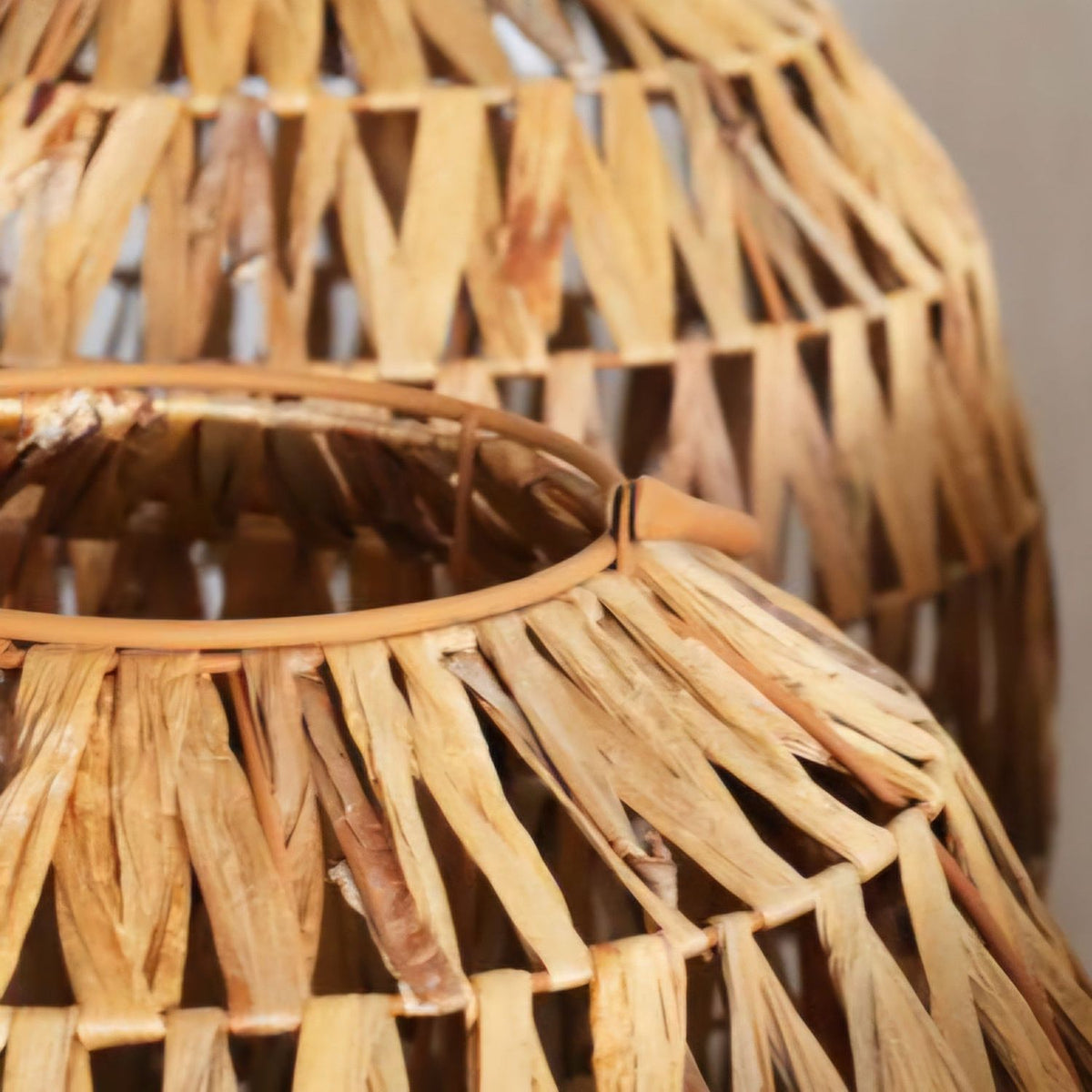 Set Van 3 Lantaarns Nordby Maisblad Naturel van Pomax, sfeerbeeld met styling in huis